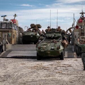 ΕΚΤΑΚΤΟ: Επανέρχονται τα σενάρια χερσαίας επέμβασης στο Ιράν – Το Πεντάγωνο στέλνει 2.500 Πεζοναύτες στον Κόλπο