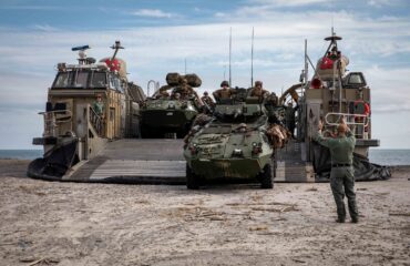 ΕΚΤΑΚΤΟ: Επανέρχονται τα σενάρια χερσαίας επέμβασης στο Ιράν – Το Πεντάγωνο στέλνει 2.500 Πεζοναύτες στον Κόλπο