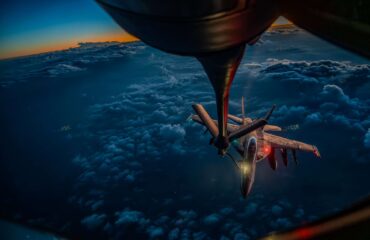 Μαζικές πτήσεις αεροσκαφών εναέριου ανεφοδιασμού πάνω από τη Μέση Ανατολή