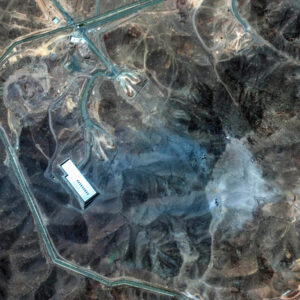 Βίντεο: Aμερικανικοί βομβαρδισμοί σε υπόγειες εγκαταστάσεις των Φρουρών της Επανάστασης στο νοτιοδυτικό Ιράν