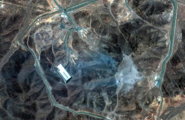 Βίντεο: Aμερικανικοί βομβαρδισμοί σε υπόγειες εγκαταστάσεις των Φρουρών της Επανάστασης στο νοτιοδυτικό Ιράν