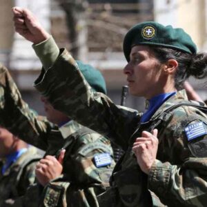 ΚΚΕ: «Όχι» στην εθελοντική στράτευση των γυναικών γιατί ενισχύει το… ΝΑΤΟ