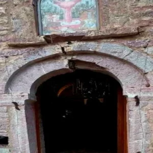 Μονή Παναγίας Σπηλιάς: «Άνοιξε στη μέση» το Καθολικό εξαιτίας του ισχυρού σεισμού στην Ευρυτανία (φώτο)