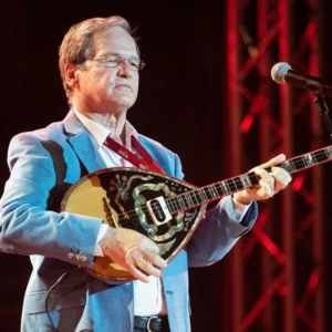 Μεταγραφή από το πάνω ράφι: Το ΠΑΣΟΚ θέλει «αγωνιωδώς» τον Χ.Νικολόπουλου – Ποια η πρόθεση του γνωστού συνθέτη