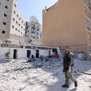 Ιρανικός βαλλιστικός πύραυλος έπληξε κατοικημένη περιοχή στο κεντρικό Ισραήλ (βίντεο)