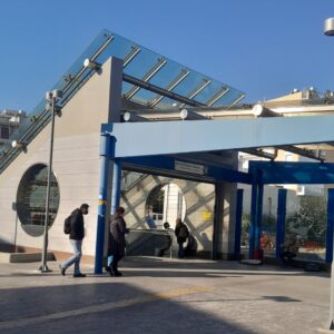 Μετρό: Συνελήφθησαν δύο άτομα για ληστεία στο σταθμό «Αγία Μαρίνα» – Απείλησαν επιβάτη με όπλο