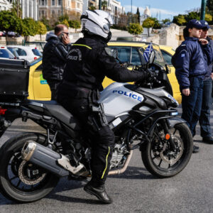 Αγνόησε το κόκκινο φανάρι ο αστυνομικός που παρέσυρε και σκότωσε 63χρονο έξω από την Βουλή