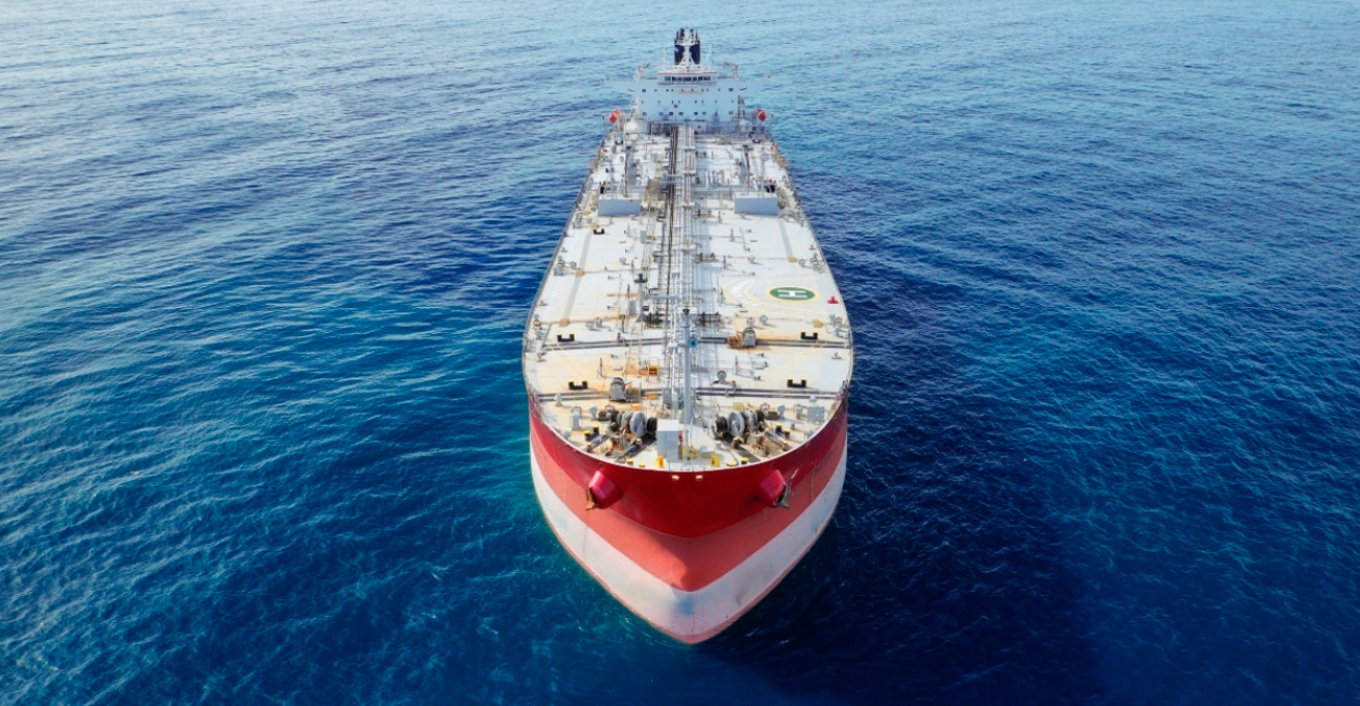 H ανακοίνωση της πλοιοκτήτριας εταιρείας για το ελληνικό δεξαμενόπλοιο που δέχθηκε ουκρανική επίθεση