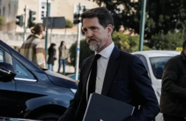 Ο Παύλος Ντε Γκρες θα επισκεφτεί το Άγιον Όρος: Υπάρχει κάποιο «μήνυμα»;