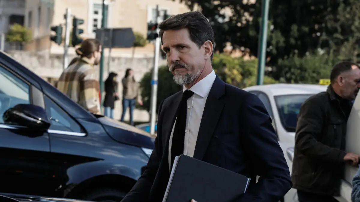 Ο Παύλος Ντε Γκρες θα επισκεφτεί το Άγιον Όρος: Υπάρχει κάποιο «μήνυμα»;