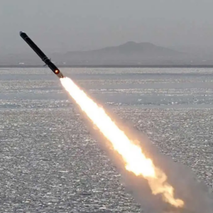 Η Βόρεια Κορέα εκτόξευσε 10 βαλλιστικούς πυραύλους μέσα σε μια μέρα στη Θάλασσα της Ανατολής!