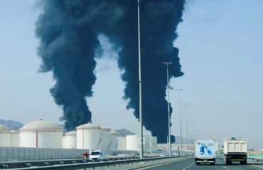 Οι Ιρανοί κτύπησαν βαριά τις αποθήκες πετρελαίου της Φουτζέιρα στα ΗΑΕ (βίντεο)