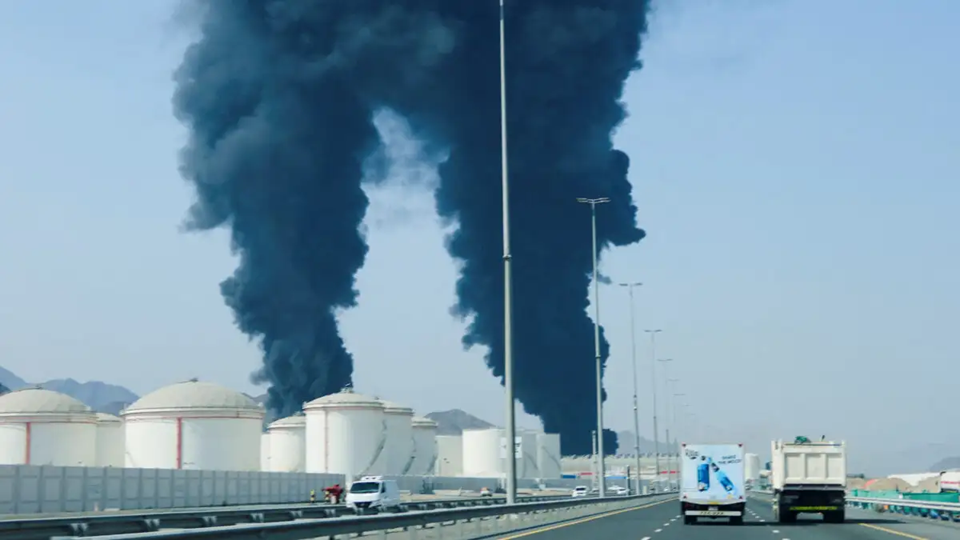 Οι Ιρανοί κτύπησαν βαριά τις αποθήκες πετρελαίου της Φουτζέιρα στα ΗΑΕ (βίντεο)