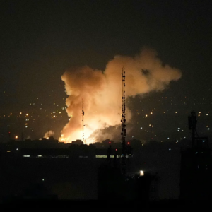 Ισραήλ: «Πλήξαμε το αρχηγείο της Αεροδιαστημικής Δύναμης των Φρουρών της Επανάστασης στην “καρδιά” της Τεχεράνης»