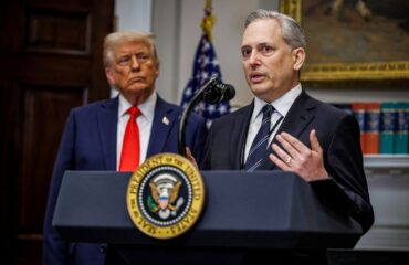 Παρέμβαση από τον «Τσάρο της AI» του Τραμπ: «Σταματήστε τον πόλεμο με το Ιράν τώρα – Κινδυνεύουμε»