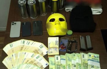 Εξιχνιάστηκε η υπόθεση της επίθεσης στον Άγιο Δημήτριο: Πέντε συλλήψεις – Κατασχέθηκαν πάνω από 300.000 ευρώ