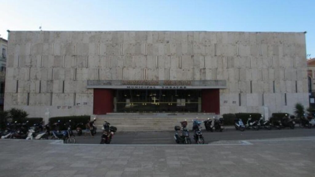 Κέρκυρα: 13χρονη έπεσε στο κενό από τη σκηνή του Δημοτικού Θεάτρου