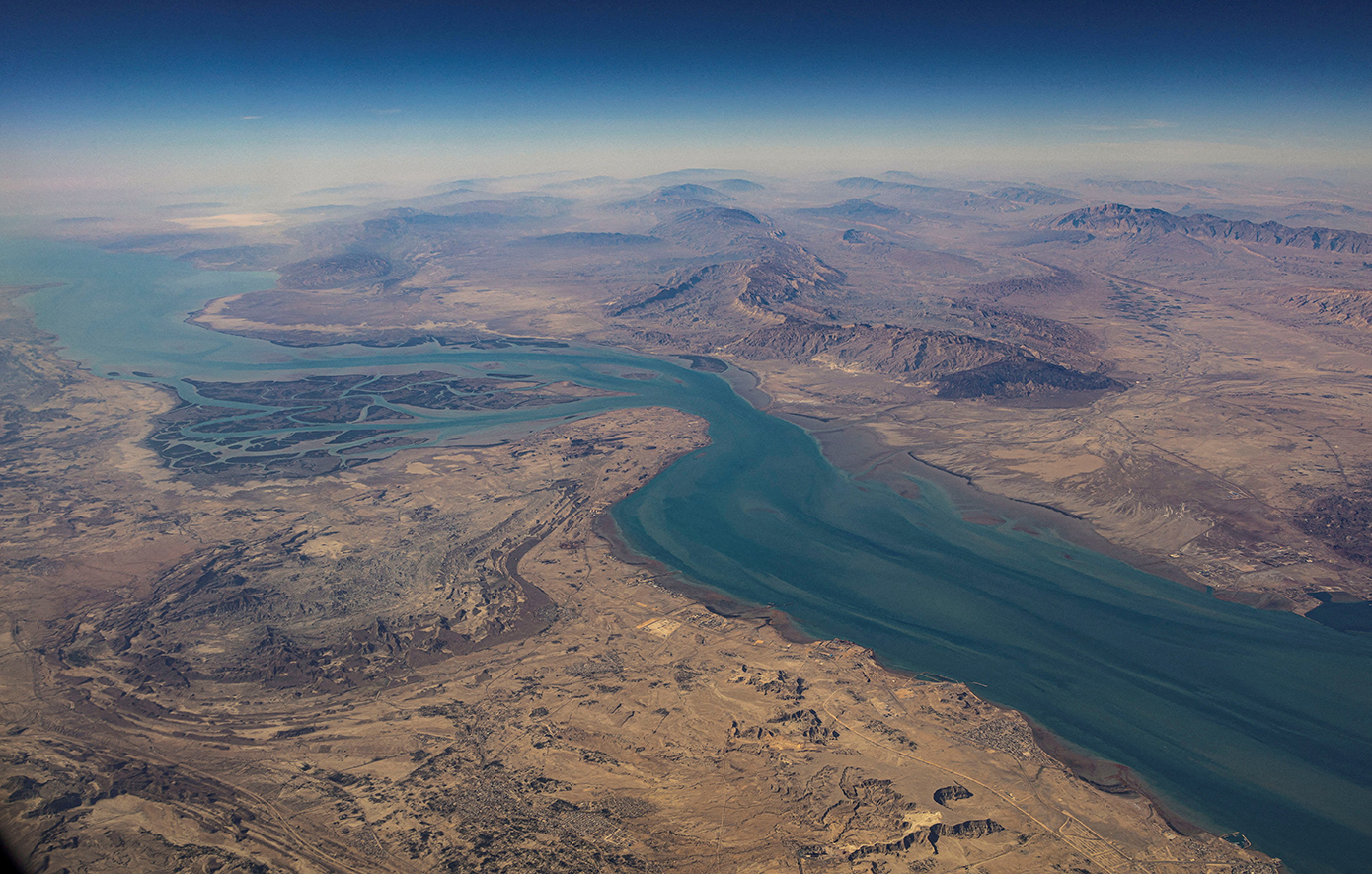 Η Ν.Κορέα εξετάζει το ενδεχόμενο αποστολής πολεμικού πλοίου στα Στενά του Ορμούζ