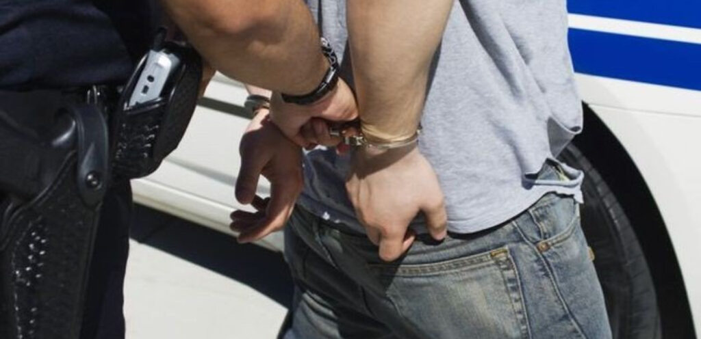 Αλλοδαπός απέδρασε από την αστυνομική διεύθυνση Χαλκίδας… ξυπόλυτος – Συνελήφθη λίγο αργότερα