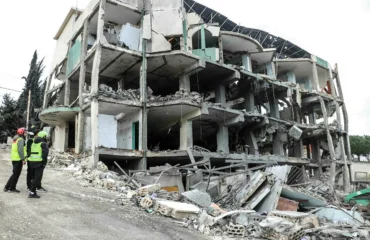 Το Ισραήλ βομβάρδισε και κατέστρεψε ολοσχερώς κέντρο υγειονομικής περίθαλψης στον Λίβανο: 12 νεκροί (βίντεο)