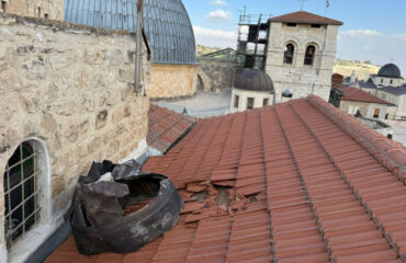 Ιερουσαλήμ: Συντρίμμια ιρανικών πυραύλων έπεσαν κοντά στον Ναό της Αναστάσεως (βίντεο)