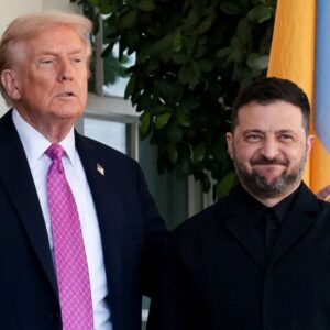 Μόσχα κατά FT: «Ο Τραμπ ενδιαφέρεται ακόμα για την Ουκρανία και πιέζει τον Ζελένσκι να συμφωνήσει»