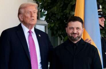 Μόσχα κατά FT: «Ο Τραμπ ενδιαφέρεται ακόμα για την Ουκρανία και πιέζει τον Ζελένσκι να συμφωνήσει»