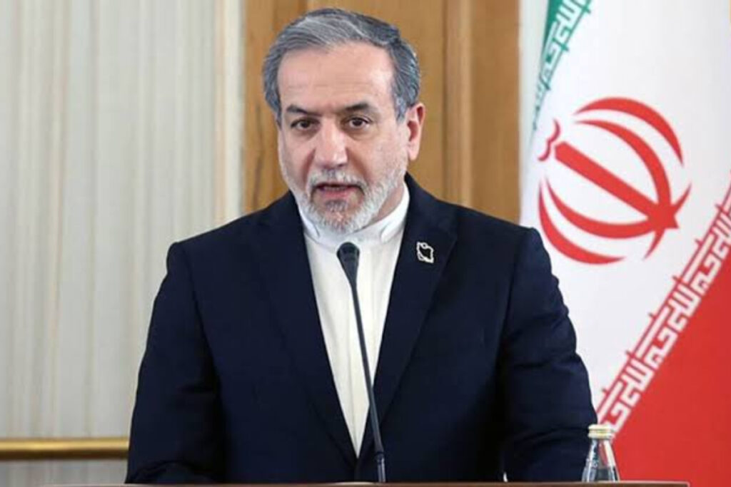 Α.Αραγτσί κατά Τζέι Ντι Βανς: «Αποκαλύπτει ηθική χρεοκοπία και άγνοια του δικαίου των ενόπλων συγκρούσεων»