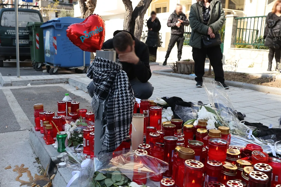 Δολοφονία στην Καλαμαριά – Δικηγόρος οικογένειας 20χρονου: «Ο θάνατος του παιδιού ήταν μαρτυρικός»
