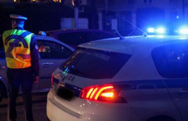 Συνελήφθη μεθυσμένος Αλβανός που πήρε παραμάζωμα τέσσερα σταθμευμένα οχήματα με το ΙΧ του