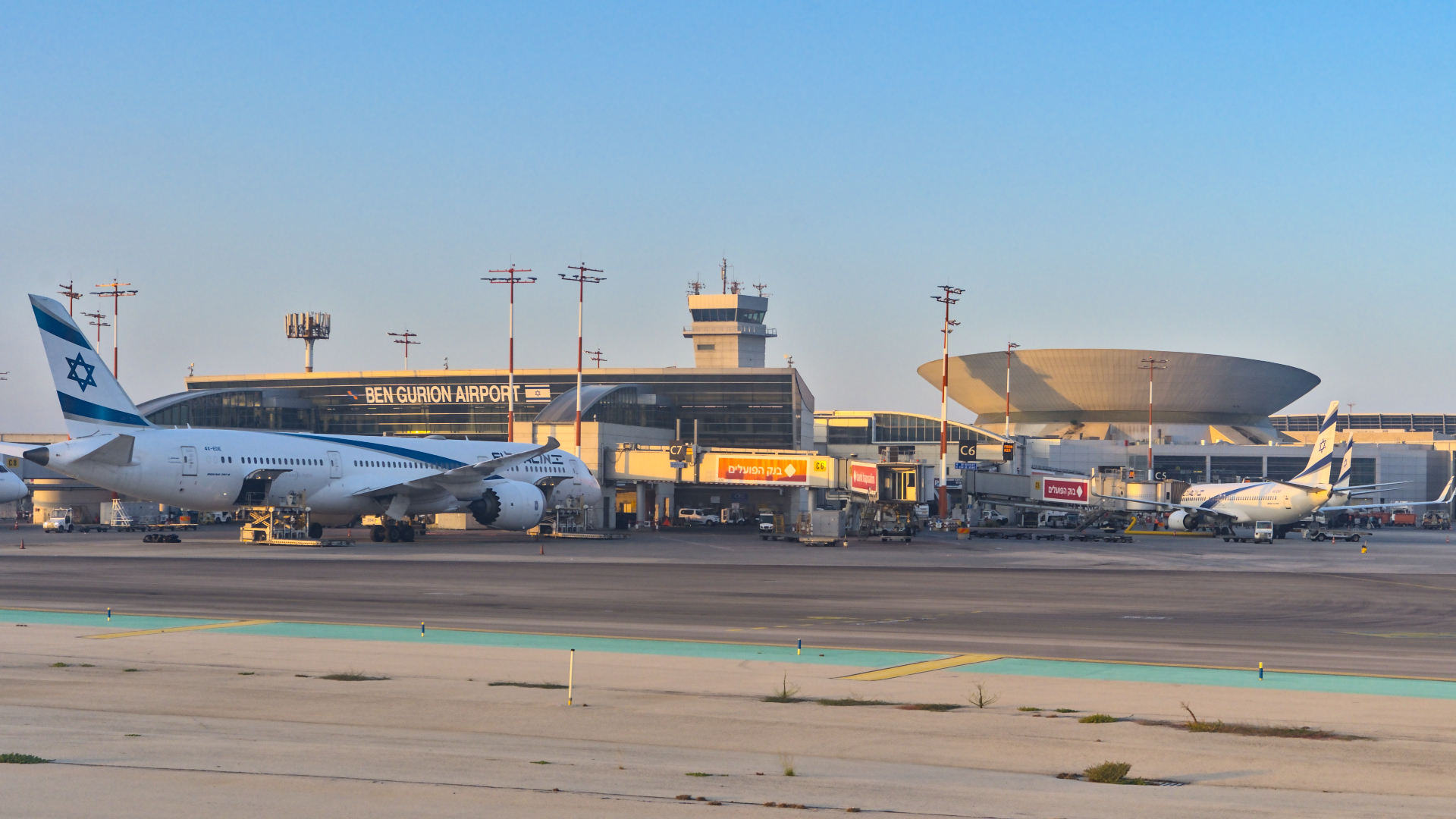 Ισραηλινά ΜΜΕ: Iρανικός πύραυλος με κεφαλή κατακερματισμού έπληξε το αεροδρόμιο «Μπεν Γκουριόν» – Επτά νεκροί