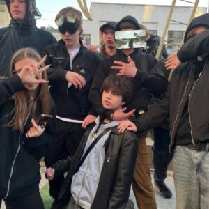 Βίντεο: Oμάδα Ουκρανών ανήλικων ξυλοκοπά άγρια 16χρονο που υποστήριξε σε συζήτηση τη Ρωσία!