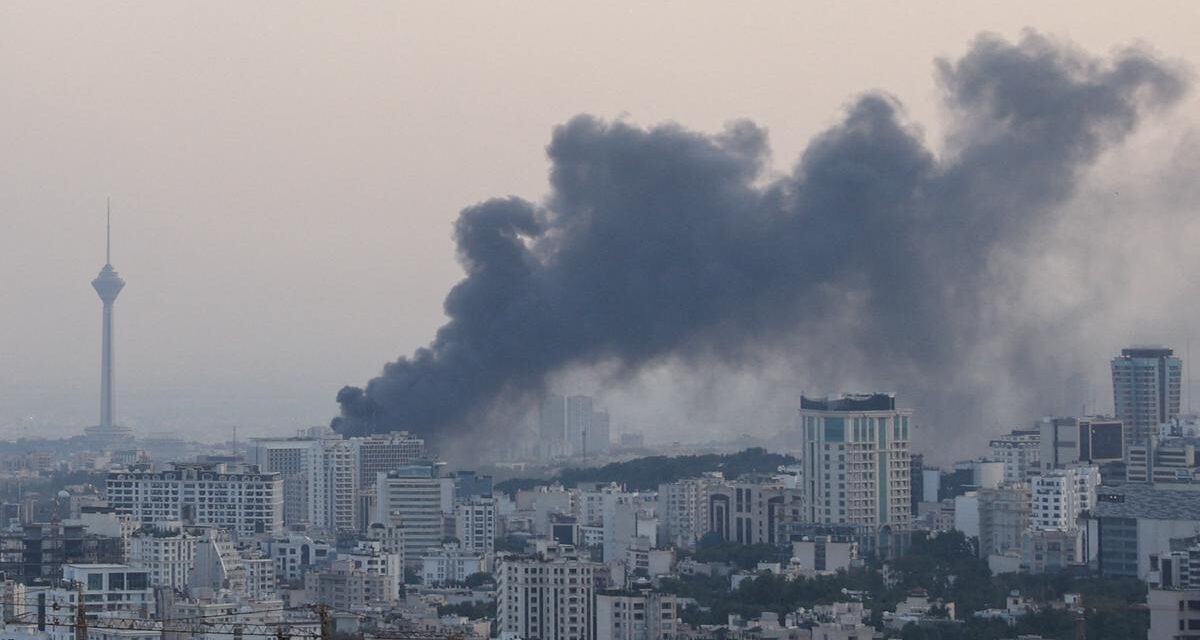 IDF: Πραγματοποιεί «τεράστιο κύμα επιθέσεων» στις ιρανικές πόλεις