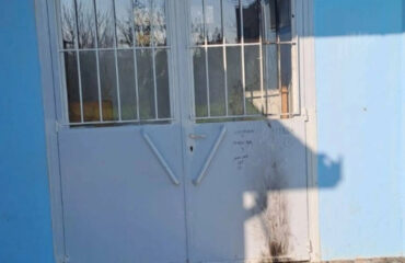 Ανήλικοι προκαλούσαν φθορές σε σχολεία της Θέρμης: Πάνω από 6.000 ευρώ οι ζημιές – Σχηματίστηκε δικογραφία