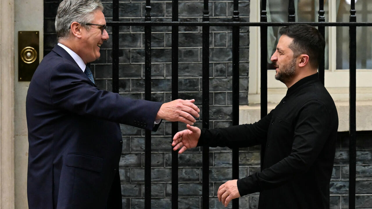 Εσπευσμένα στο Λονδίνο ο Β.Ζελένσκι για να ζητήσει drones από την κυβέρνηση Στάρμερ