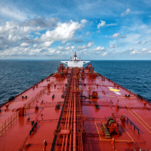 Κτυπήθηκε δεξαμενόπλοιο στον Κόλπο του Ομάν από «άγνωστο βλήμα»