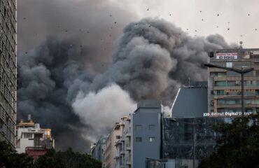 Bίντεο: Προκαλούν σοκ τα πλάνα από το 15ώροφο κτίριο που ισοπεδώθηκε στην Βηρυτό από ισραηλινό βομβαρδισμό