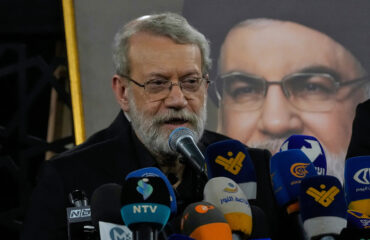 Φωτογραφία ντοκουμέντο με το δακτυλίδι του Αλί Λαριτζάνι μέσα στα συντρίμμια