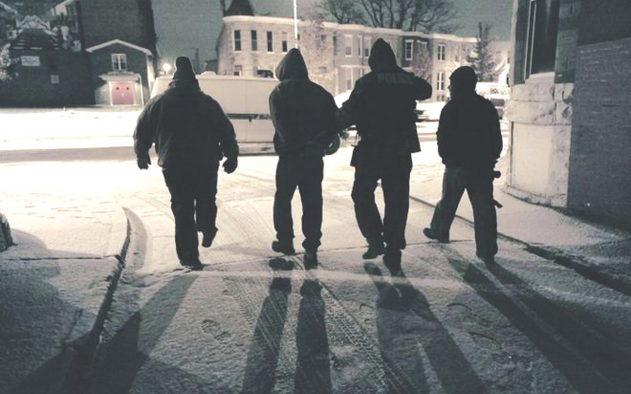 Θεσσαλονίκη: Τρεις ανήλικοι Ρομά απείλησαν 15χρονο ότι θα τον χτυπήσουν και τον λήστεψαν