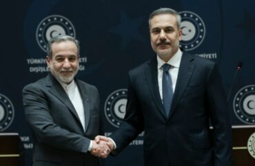 Νέα τηλεφωνική επικοινωνία Χ.Φιντάν–Α.Αραγτσί για τις εξελίξεις στον πόλεμο