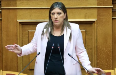 Τα κρακεράκια του Άδωνι Γεωργιάδη αίτια του βίντεο της Ζ.Κωνσταντοπούλου