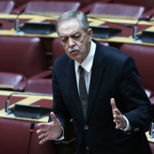 Ο Πάρις Κουκουλόπουλος πήρε στο προεδρείο της Βουλής τη θέση του Οδυσσέα Κωνσταντινόπουλου