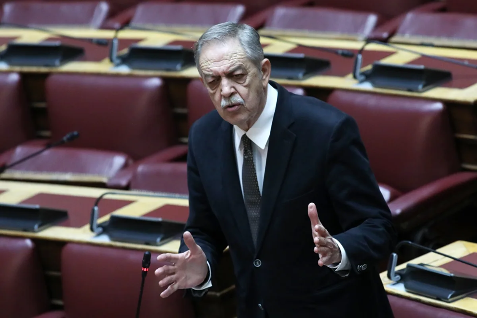 Ο Πάρις Κουκουλόπουλος πήρε στο προεδρείο της Βουλής τη θέση του Οδυσσέα Κωνσταντινόπουλου