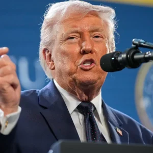 Ντ.Τραμπ: «Μικρό τίμημα» η χρηματοδότηση των 200 δισ. δολαρίων για να «παραμείνουμε στην κορυφή»