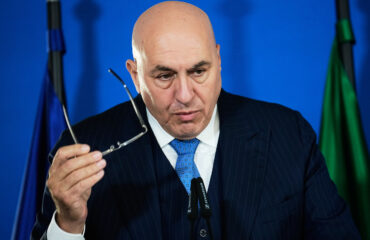 Ιταλός ΥΠΑΜ: «Δεν εμπλεκόμαστε στον πόλεμο αλλά δεν αποκλείουμε τρομοκρατικά χτυπήματα»