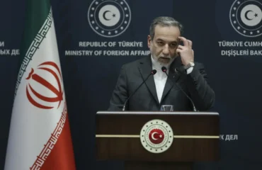 Προειδοποίηση Ιράν σε Βρετανία: «Αν οι ΗΠΑ χρησιμοποιήσουν τις βάσεις σας θα θεωρηθεί συμμετοχή στην επιθετικότητα»