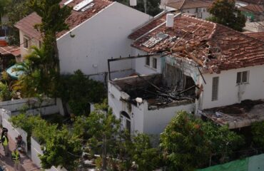 Θραύσμα ιρανικού πυραύλου  «προσγειώθηκε» σε σαλόνι σπιτιού στο Ισραήλ (φώτο)