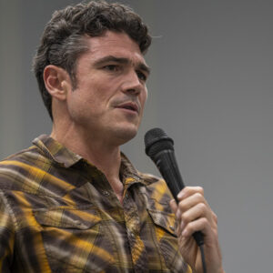 To FBI ερευνά τον πρώην επικεφαλής της Aντιτρομοκρατικής επειδή αντιτίθεται στον πόλεμο ΗΠΑ-Ισραήλ στο Ιράν