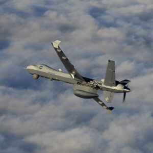 Βίντεο: To ιρανικό Ναυτικό επιδεικνύει αμερικανικό drone που καταρρίφθηκε