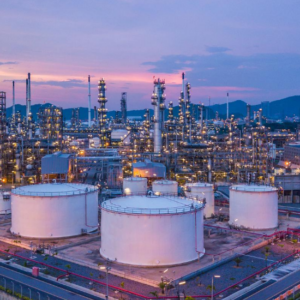 Καταρρέει η πετρελαϊκή παραγωγή των ΗΑΕ: Έπεσε κατά 40%